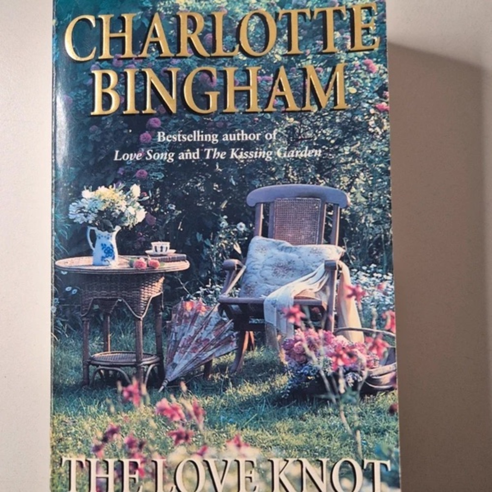 The Love Knot - Decorative Garden Book Cover Art (Blue)